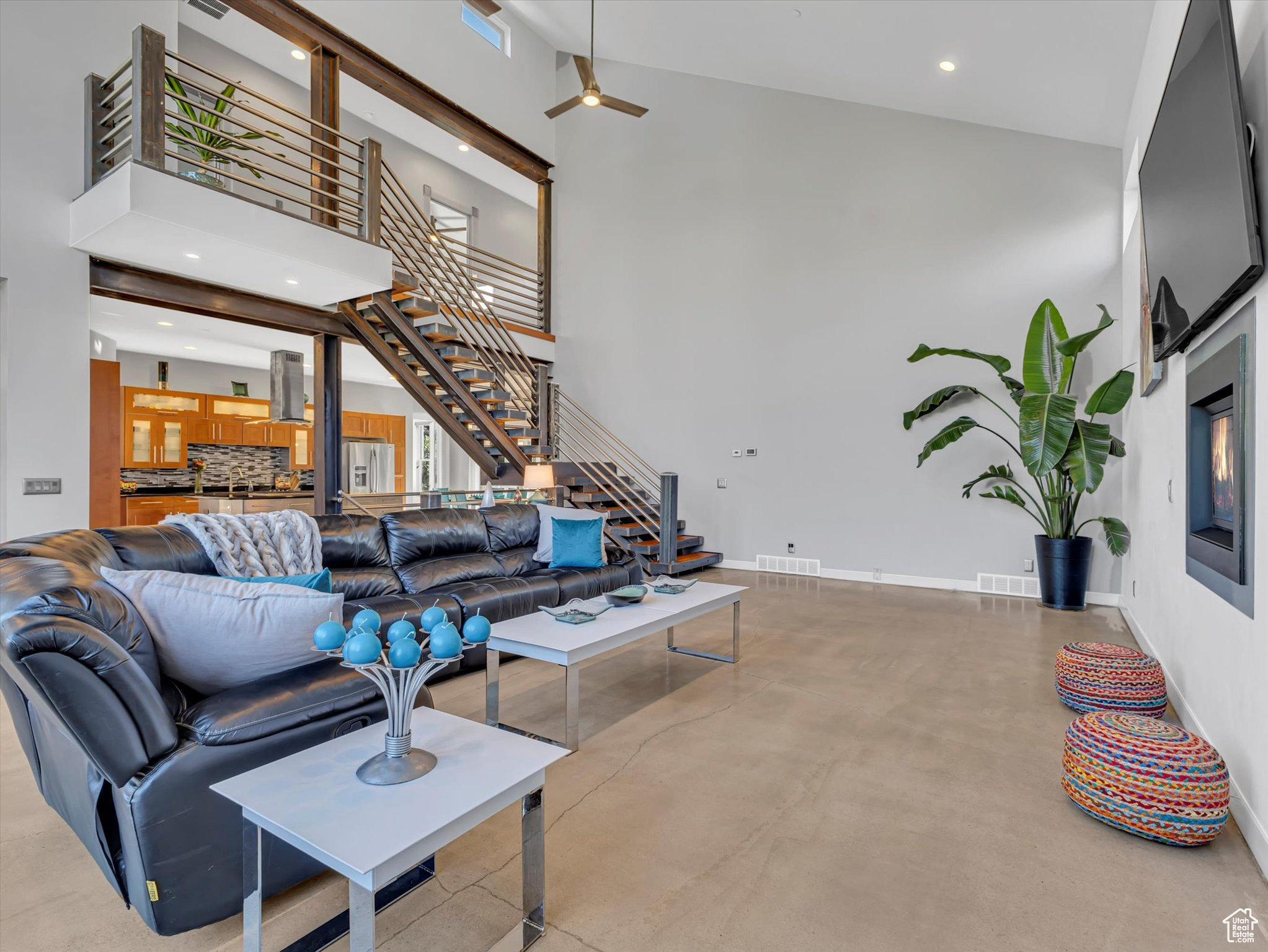 SUNCREST-THE POINTE - Residential