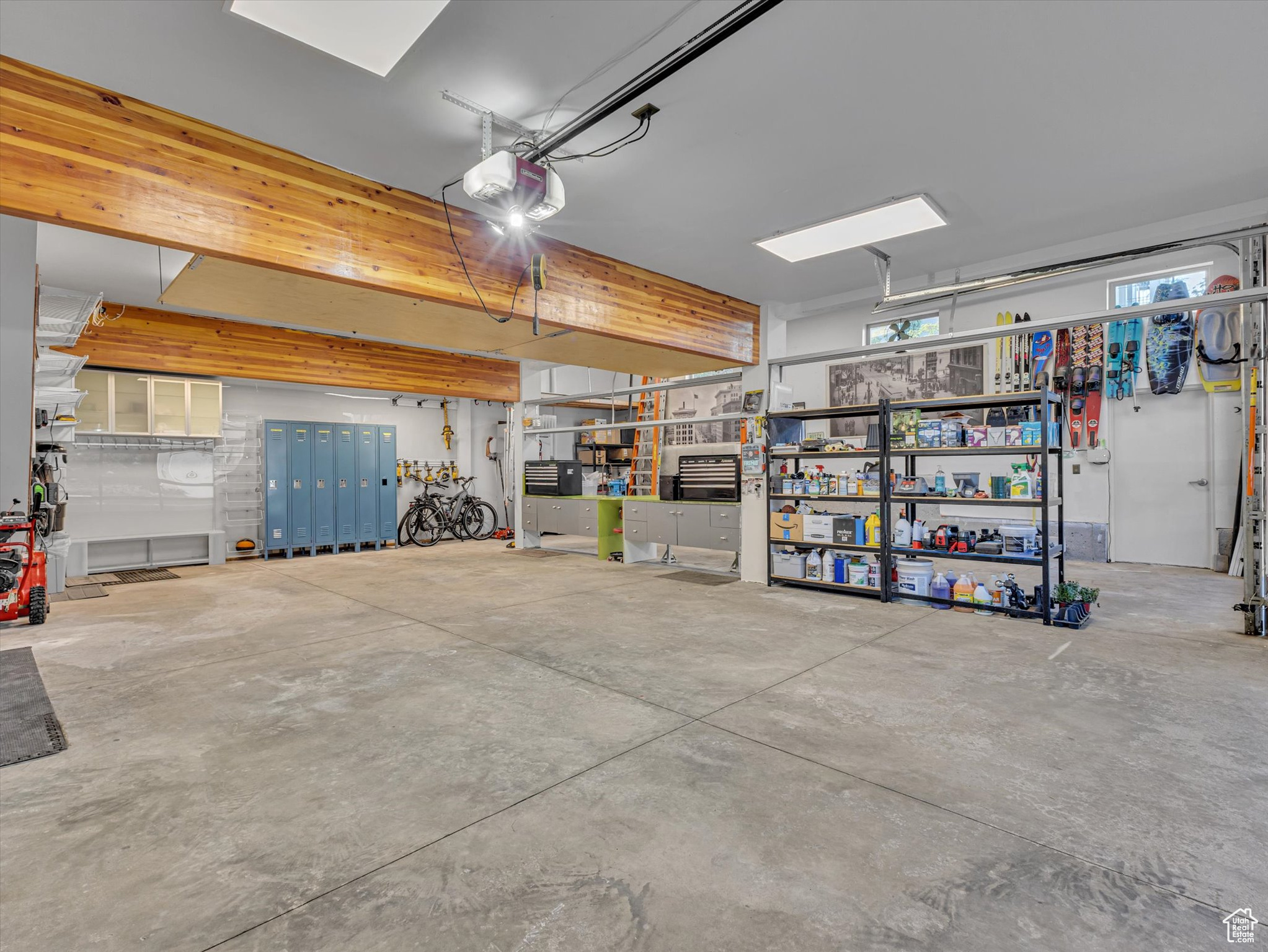 SUNCREST-THE POINTE - Residential
