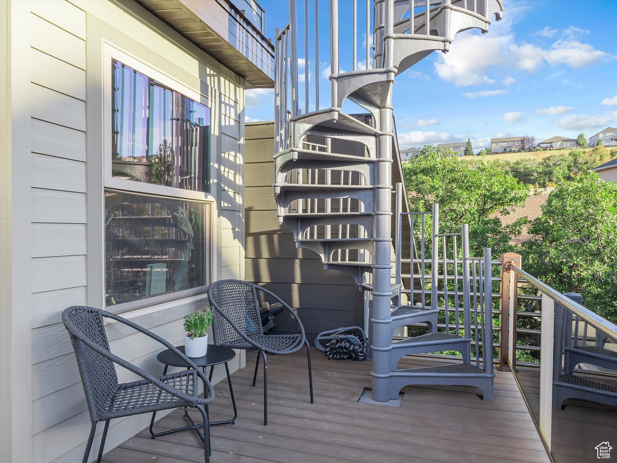 SUNCREST-THE POINTE - Residential