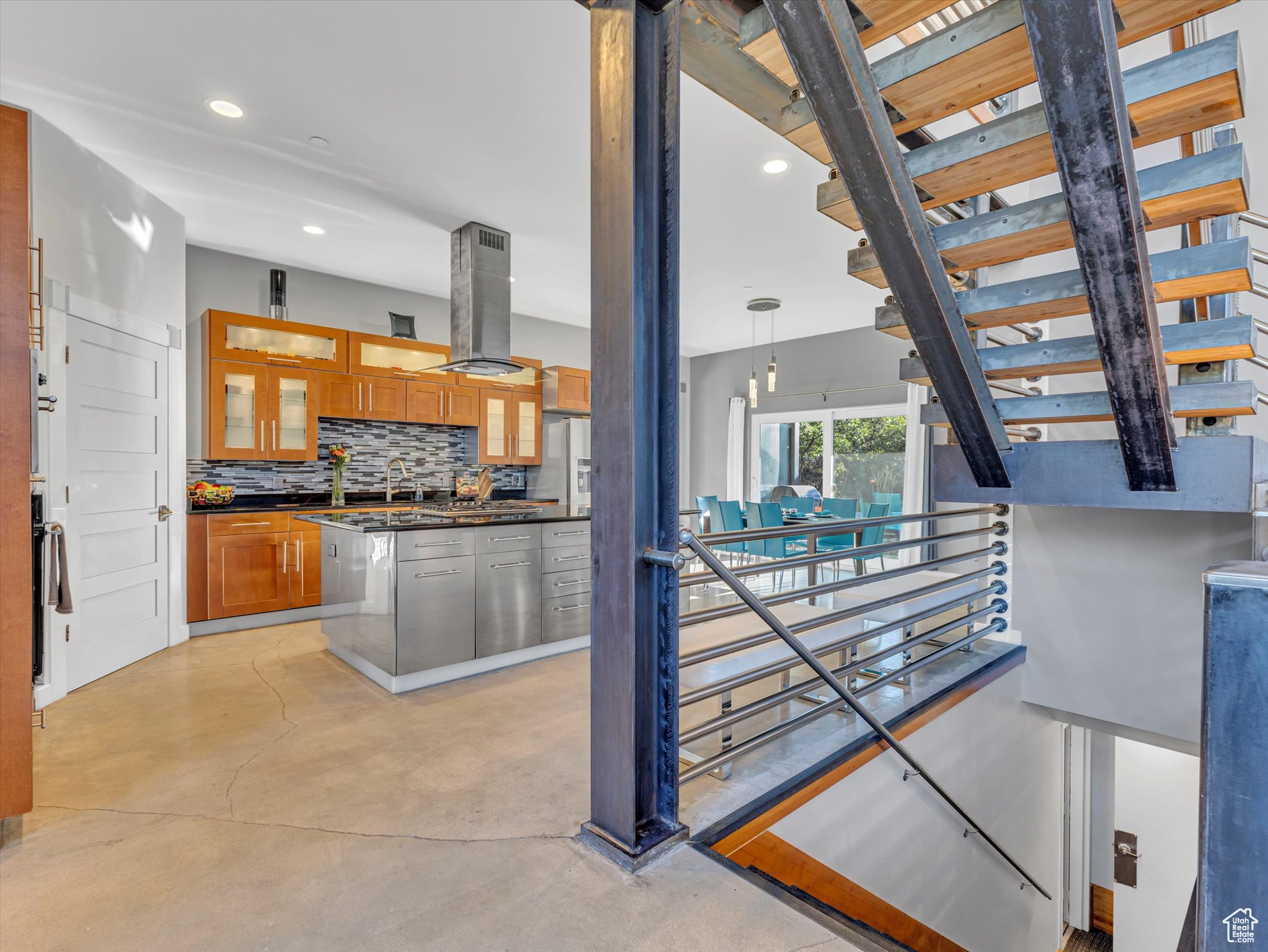 SUNCREST-THE POINTE - Residential