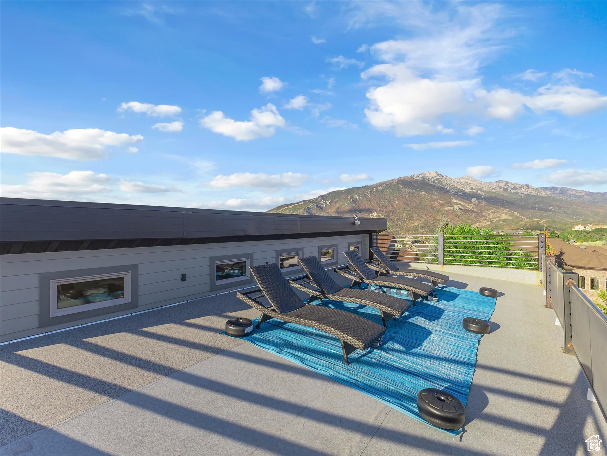 SUNCREST-THE POINTE - Residential