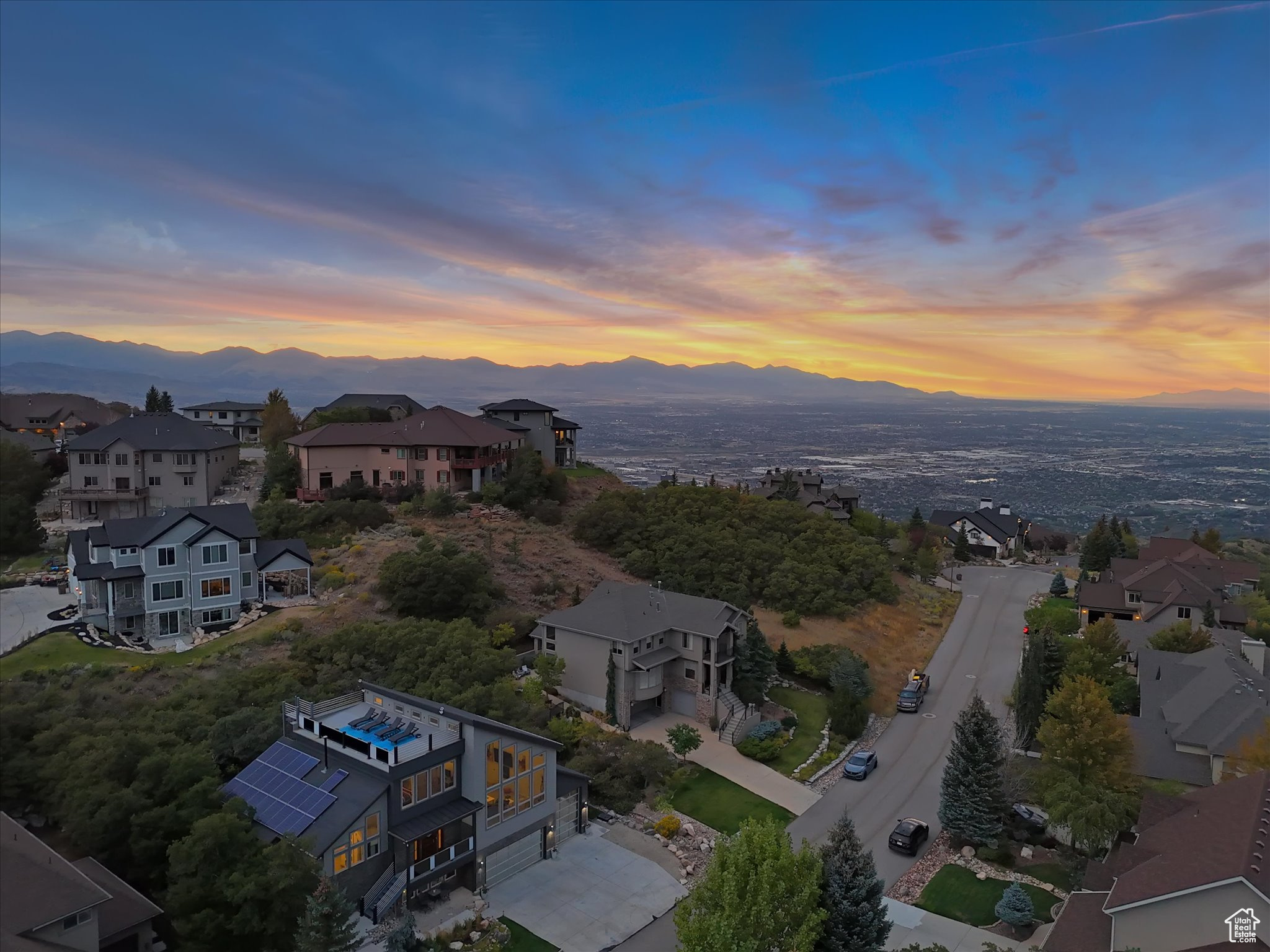 SUNCREST-THE POINTE - Residential