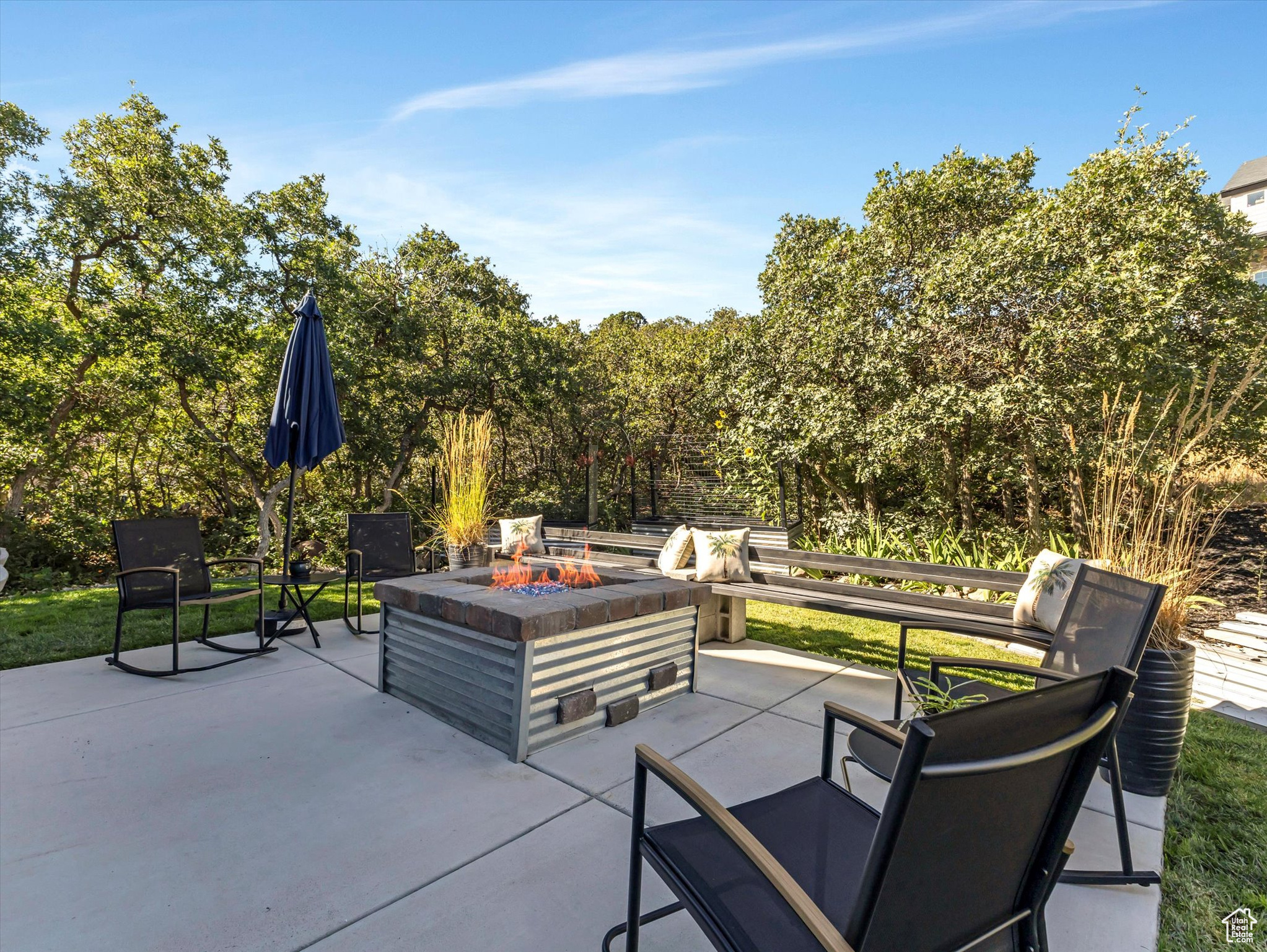 SUNCREST-THE POINTE - Residential