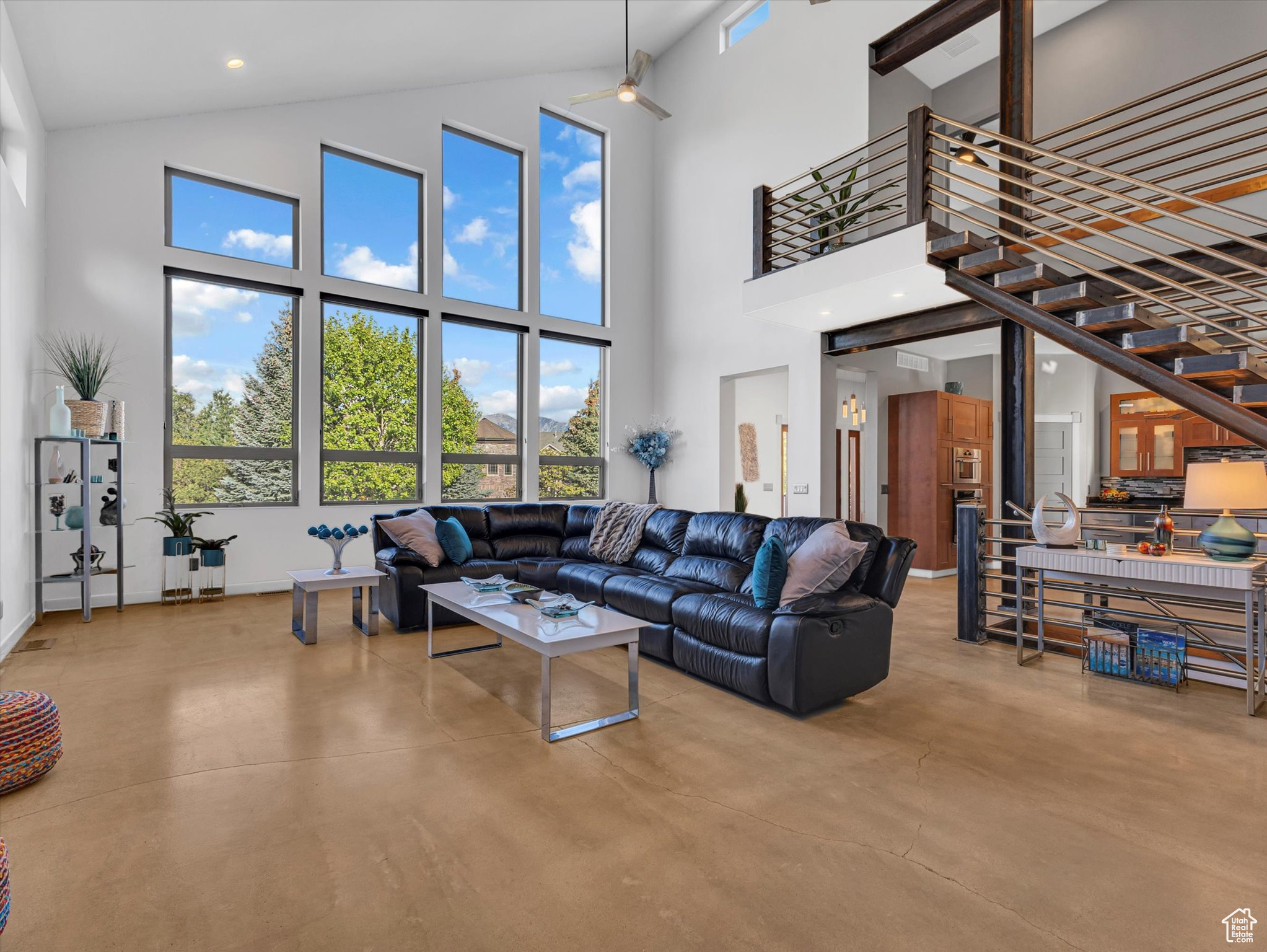 SUNCREST-THE POINTE - Residential