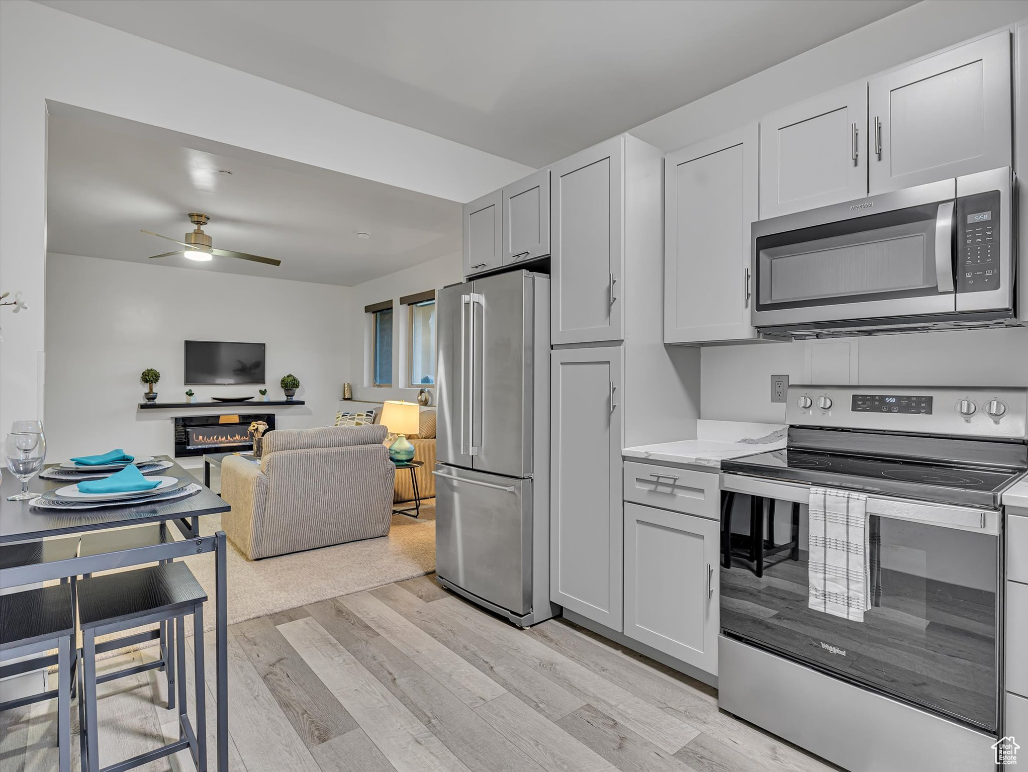SUNCREST-THE POINTE - Residential