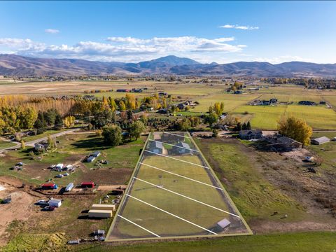 Tiny photo for 7768 E 1075 N, Huntsville, UT 84317 (MLS # 2119950)