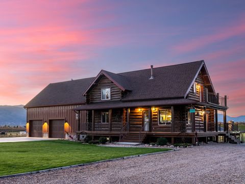 Tiny photo for 7768 E 1075 N, Huntsville, UT 84317 (MLS # 2119950)