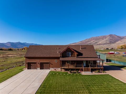 Tiny photo for 7768 E 1075 N, Huntsville, UT 84317 (MLS # 2119950)