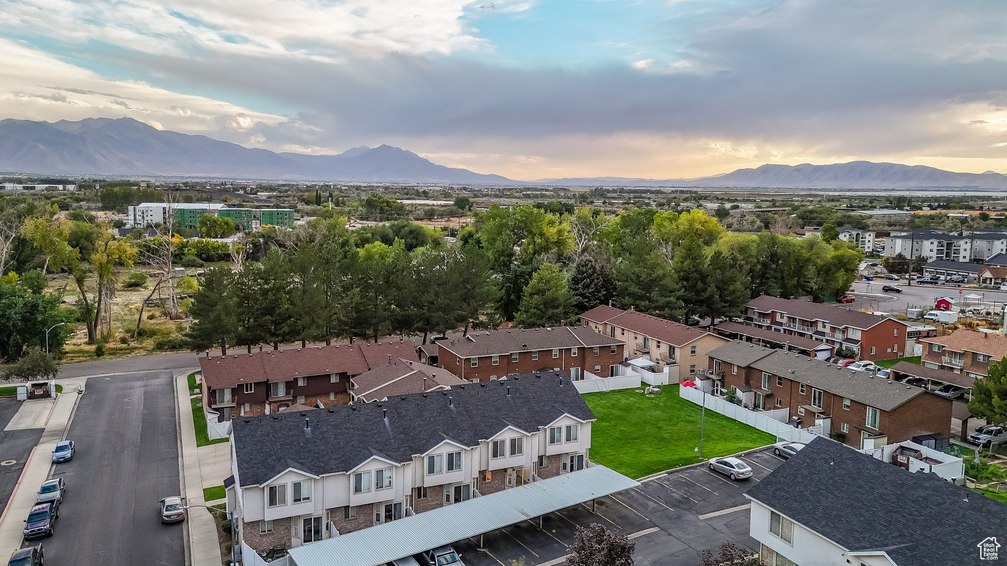 DEERHAVEN ESTATES - Residential