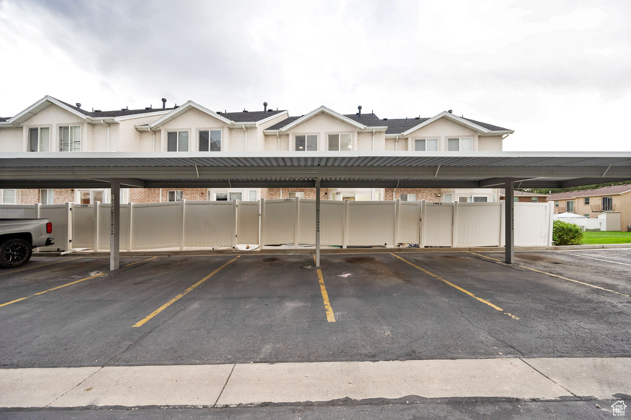 DEERHAVEN ESTATES - Residential