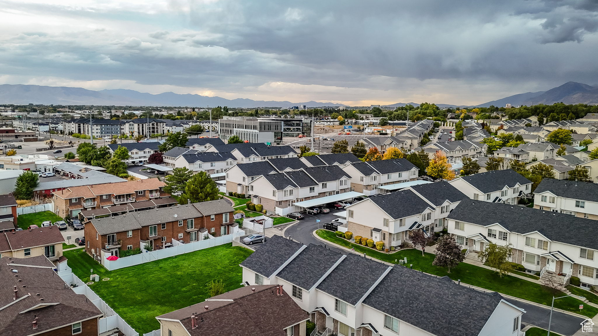 DEERHAVEN ESTATES - Residential