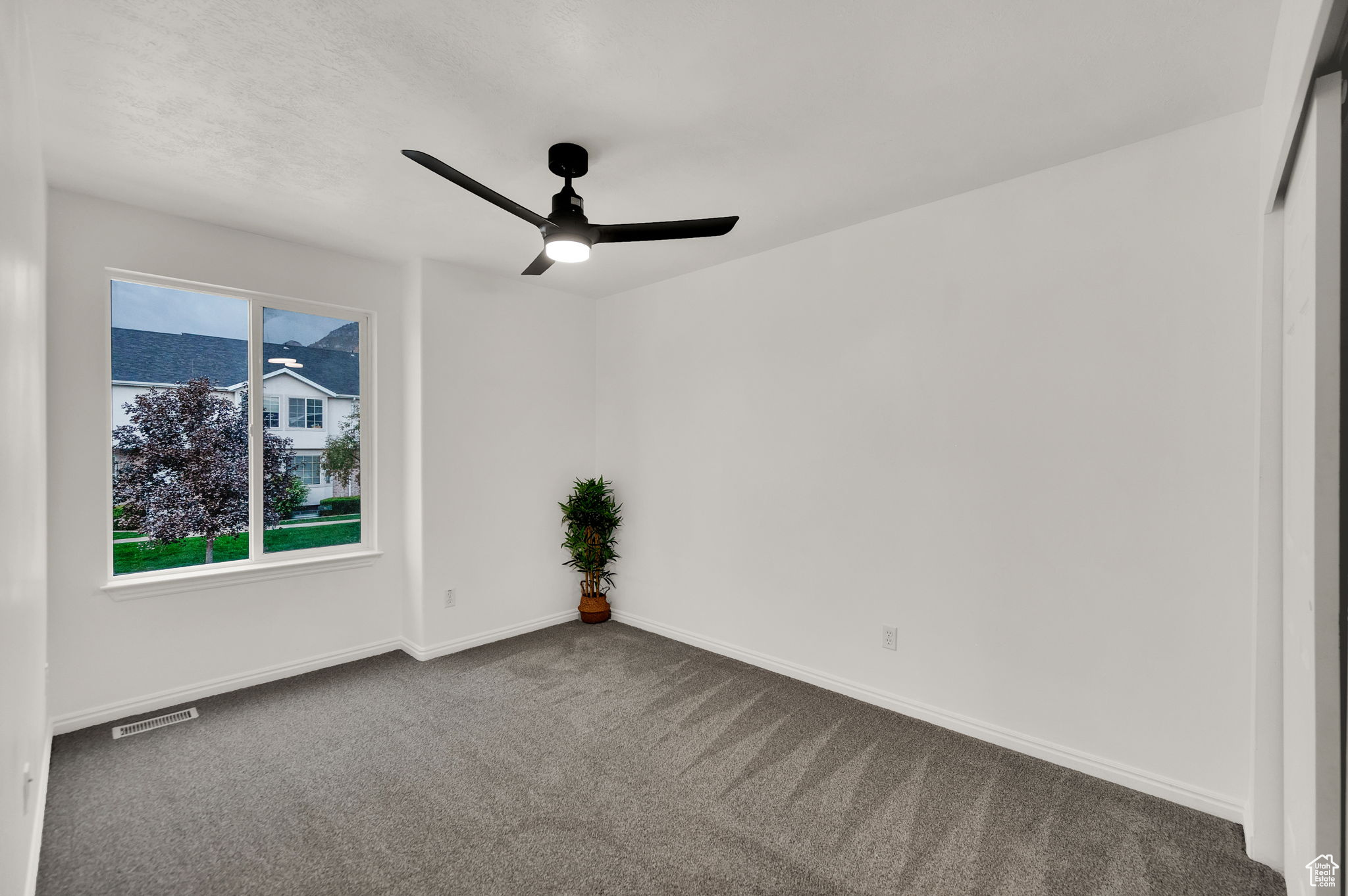 DEERHAVEN ESTATES - Residential