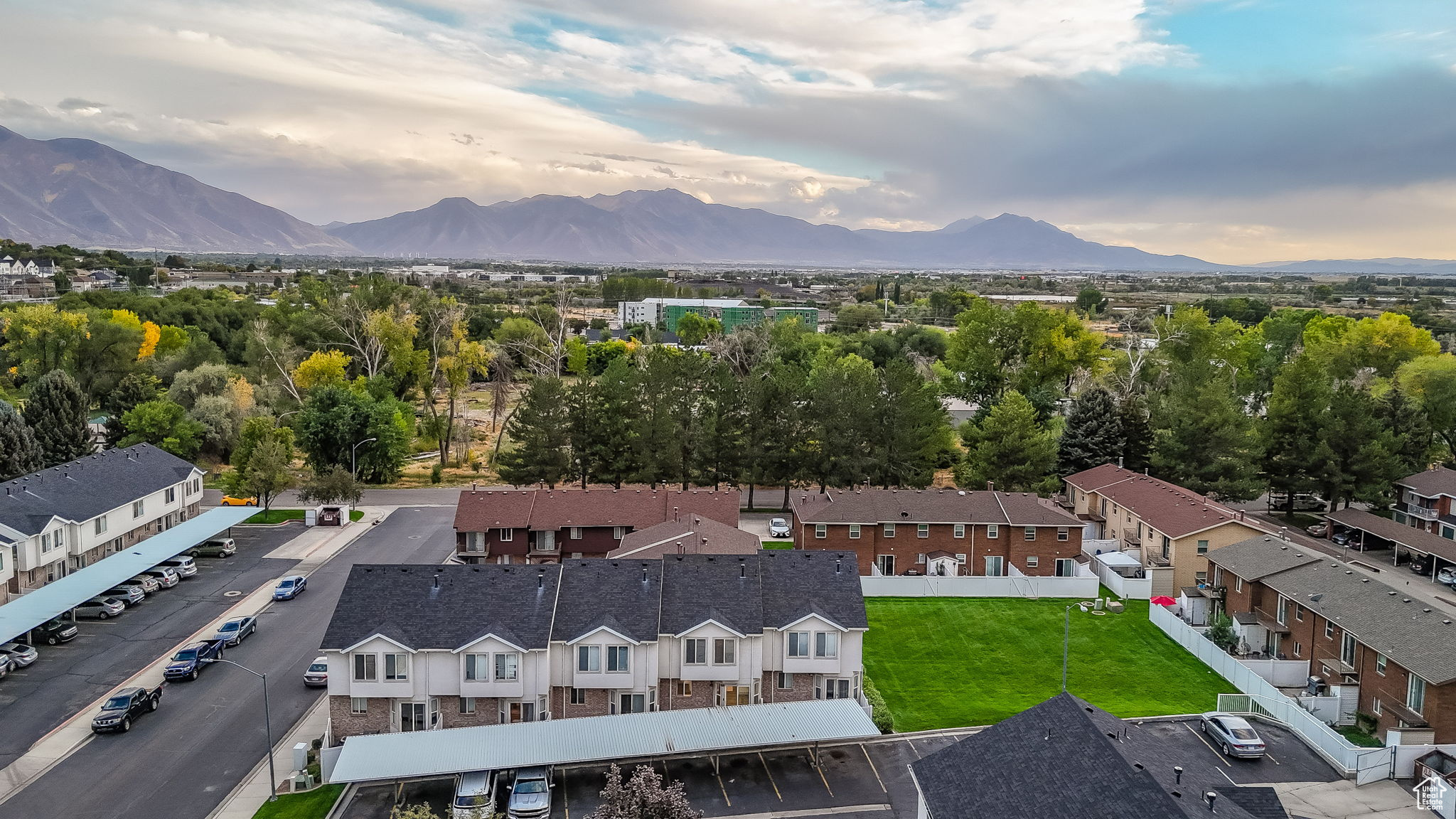 DEERHAVEN ESTATES - Residential