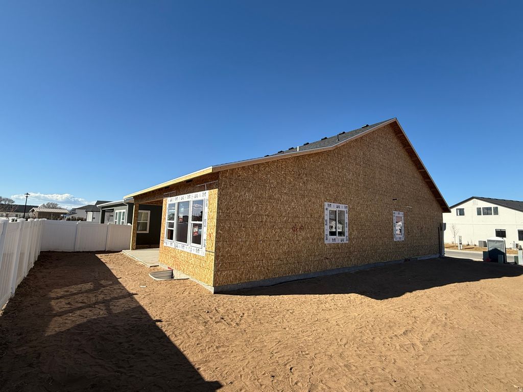 Photo of 2227 W FORTUNE LN #448, Mapleton, UT 84664 (MLS # 2135685)