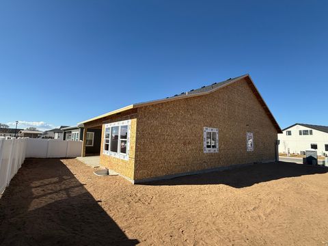 Tiny photo for 2227 W FORTUNE LN #448, Mapleton, UT 84664 (MLS # 2135685)