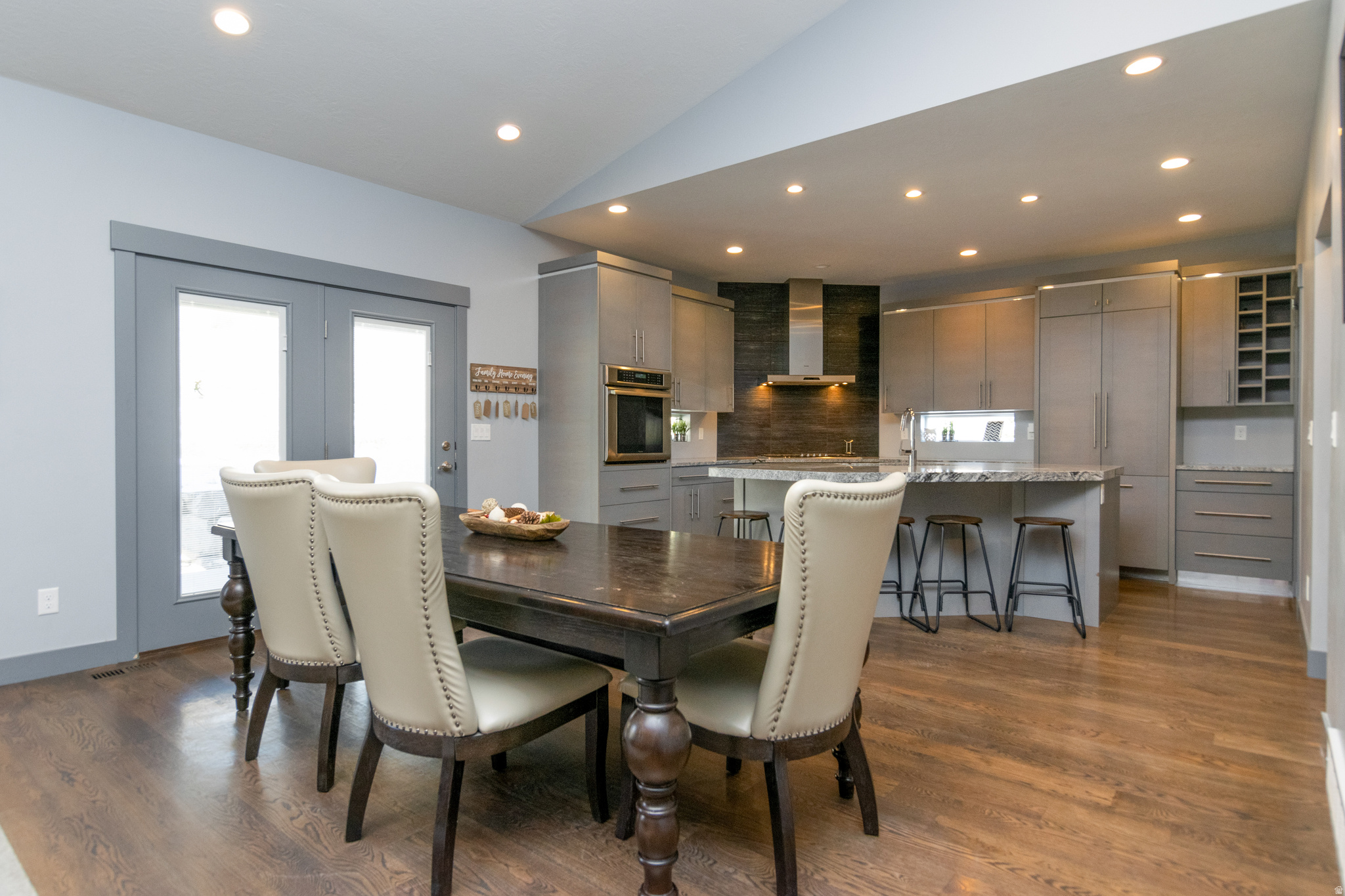 MEADOW RANCH - Residential