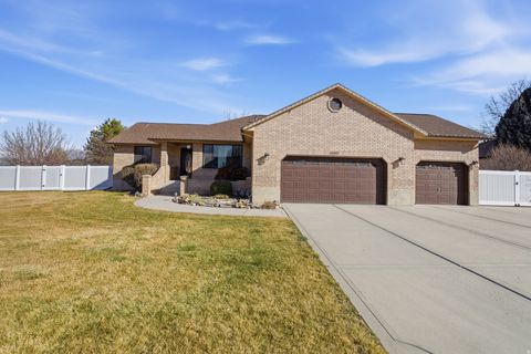 Tiny photo for 10071 S BINGHAM MINER CT, South Jordan, UT 84095 (MLS # 2135481)