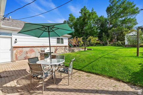 Tiny photo for 400 N 100 E, Kaysville, UT 84037 (MLS # 2109645)
