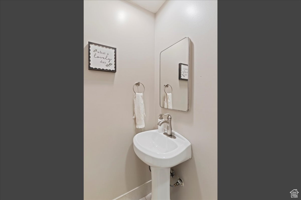 CRESTHOMES ADDITION - Residential