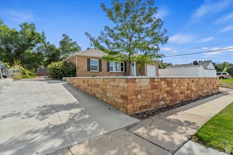 Tiny photo for 400 N 100 E, Kaysville, UT 84037 (MLS # 2109645)
