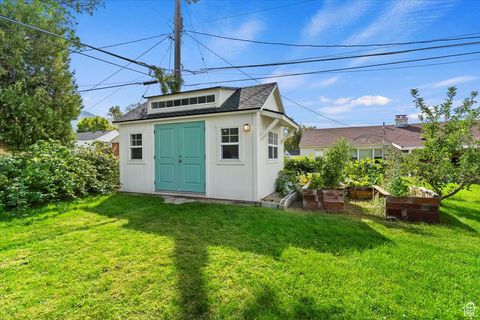 Tiny photo for 400 N 100 E, Kaysville, UT 84037 (MLS # 2109645)