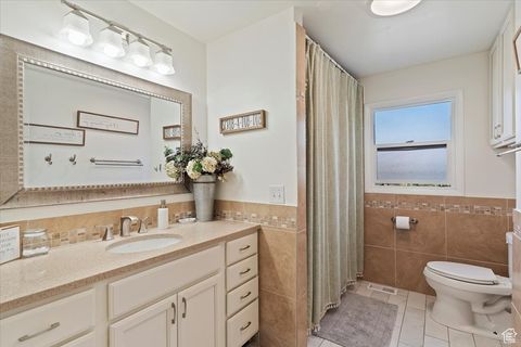 Tiny photo for 400 N 100 E, Kaysville, UT 84037 (MLS # 2109645)