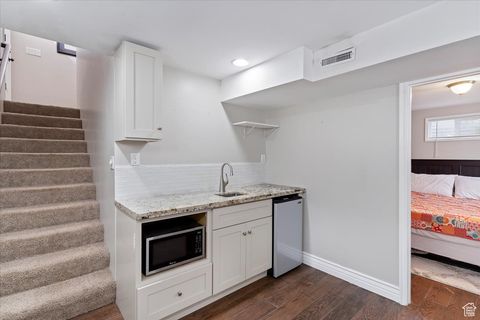 Tiny photo for 400 N 100 E, Kaysville, UT 84037 (MLS # 2109645)