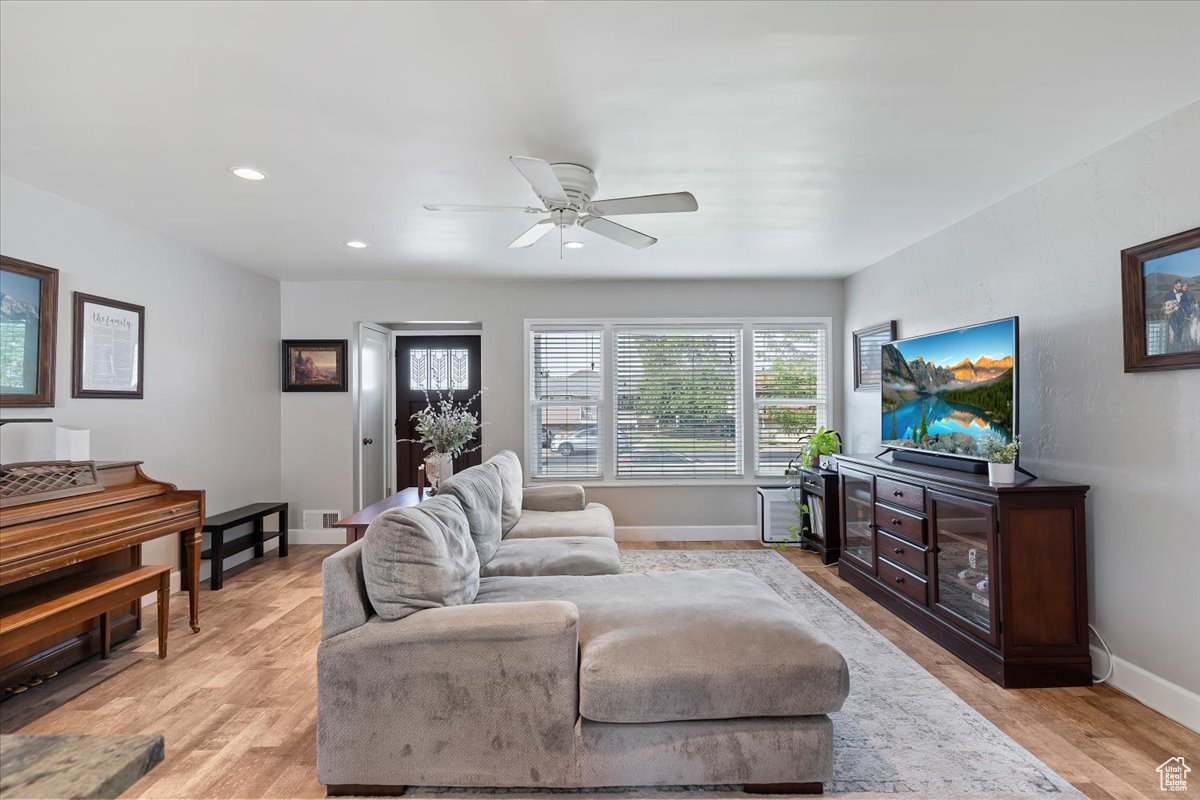 CRESTHOMES ADDITION - Residential
