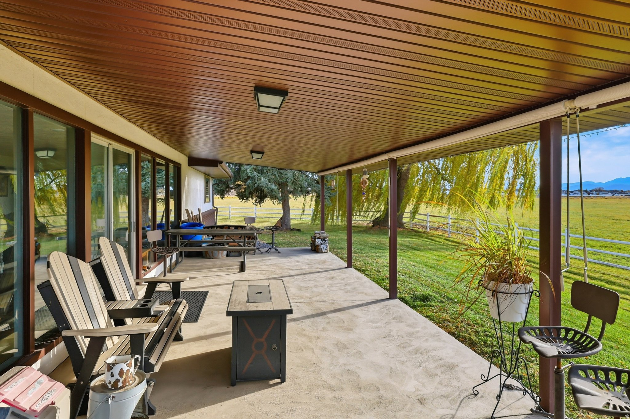 ECONTAINING 1.22 ACR - Residential