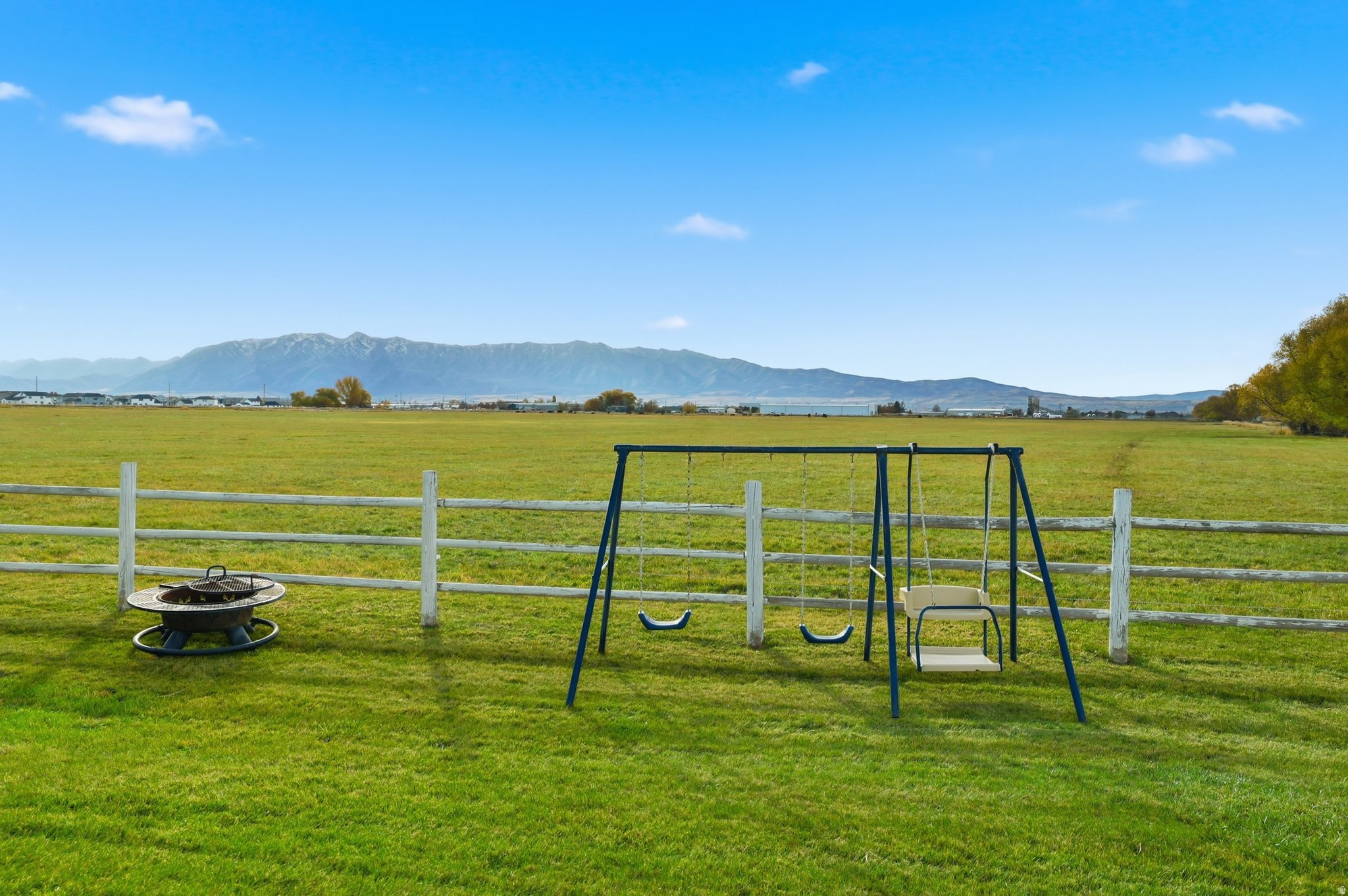 ECONTAINING 1.22 ACR - Residential