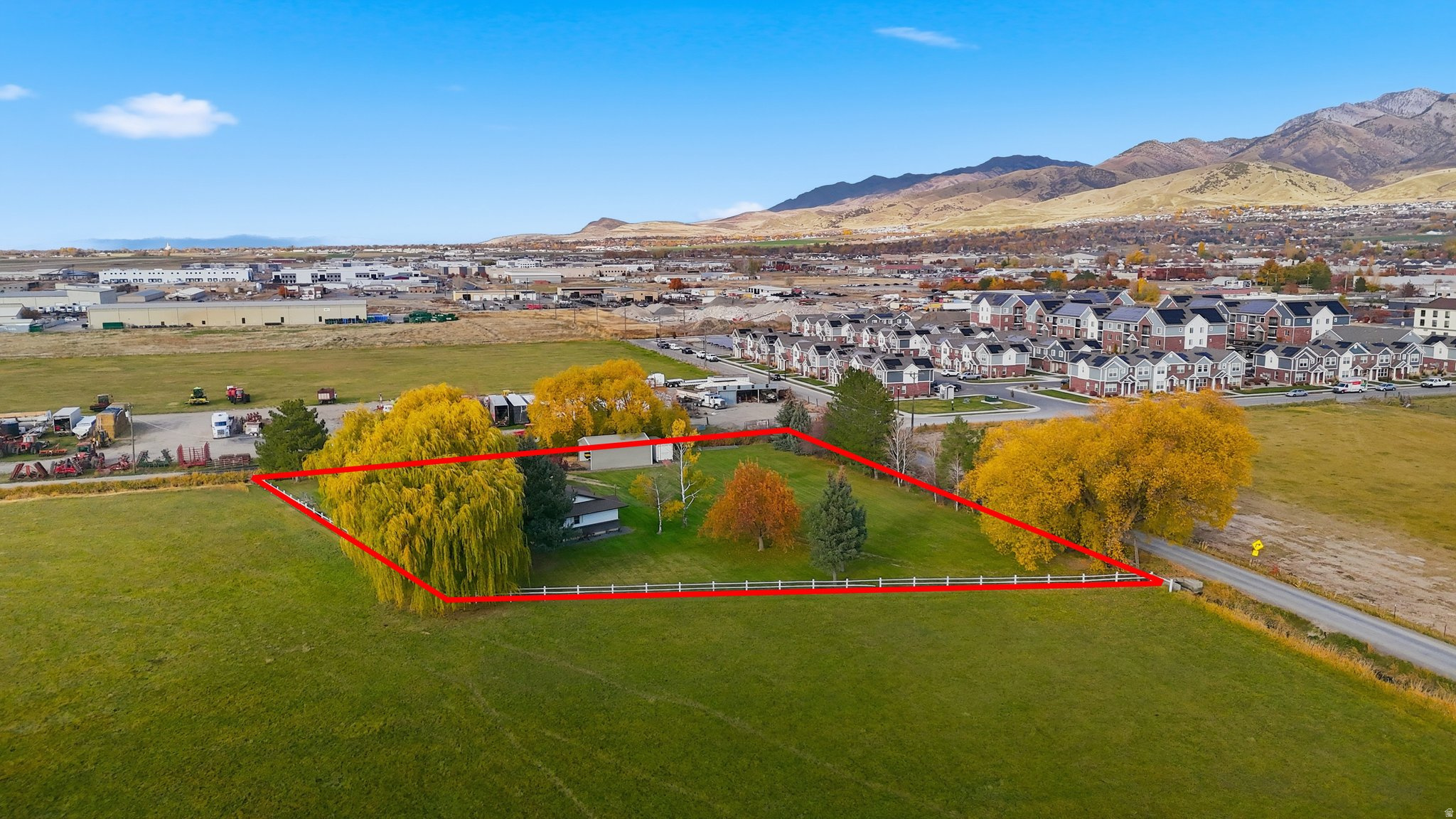 ECONTAINING 1.22 ACR - Residential