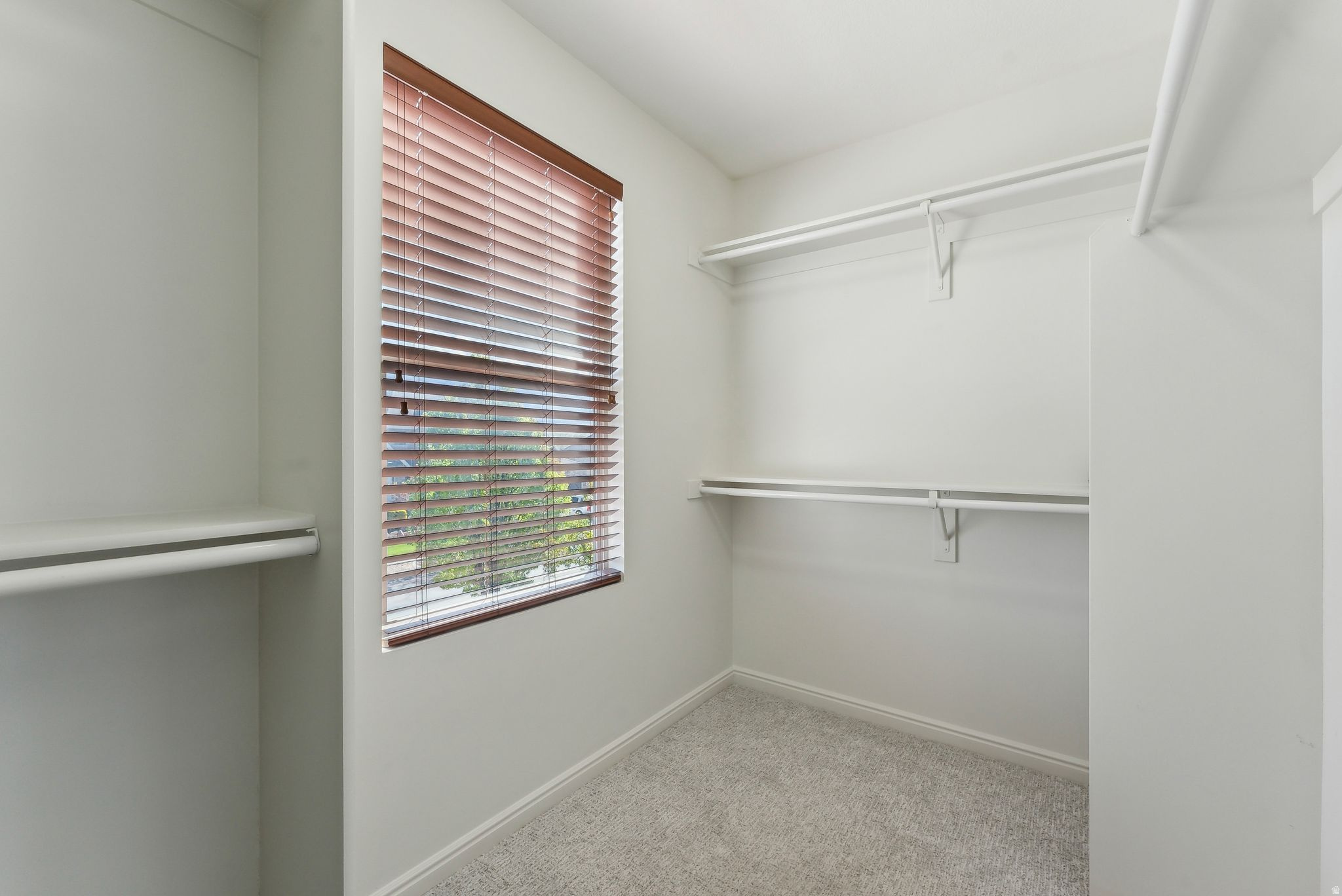 LAKESIDE - Residential