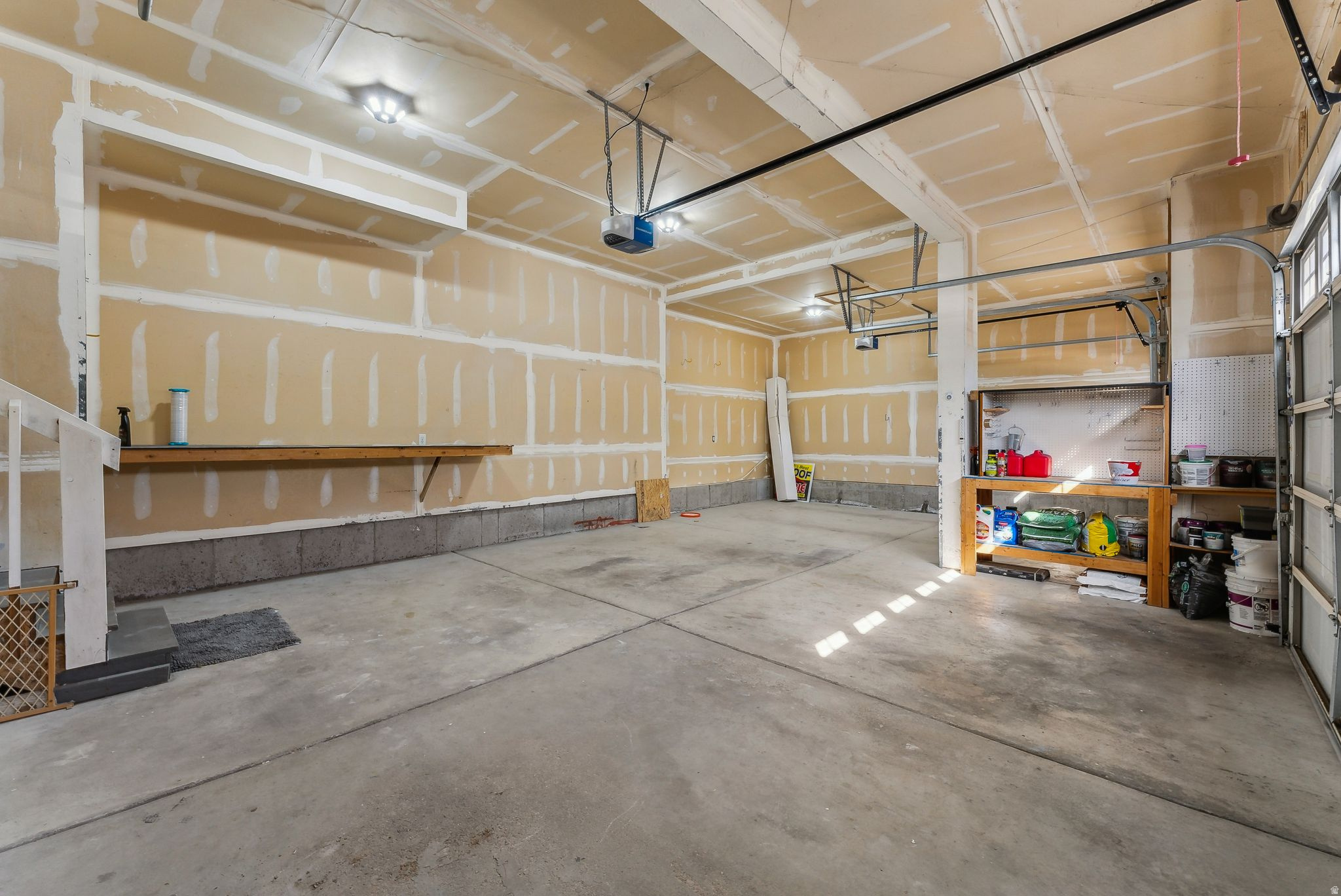 LAKESIDE - Residential