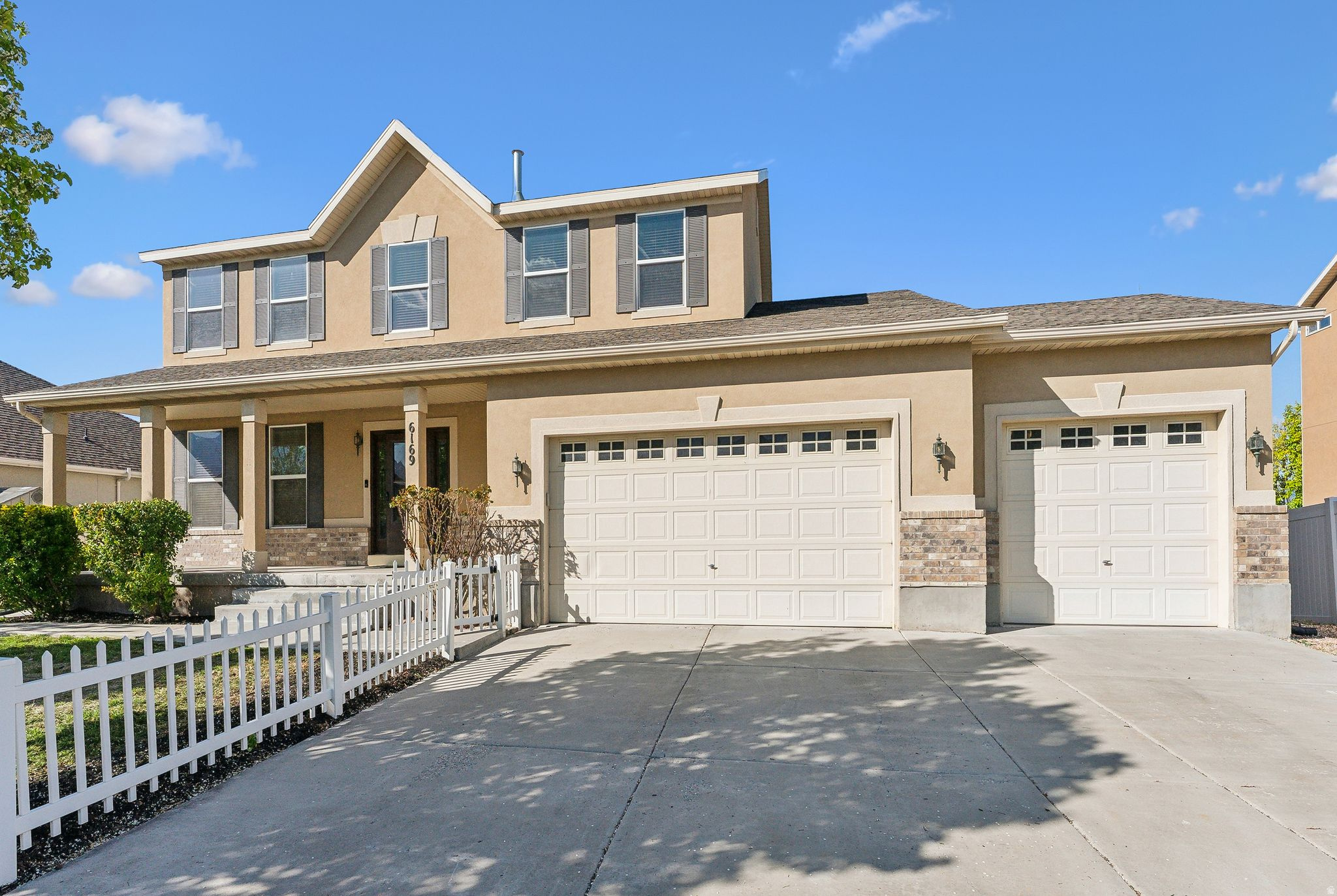 LAKESIDE - Residential