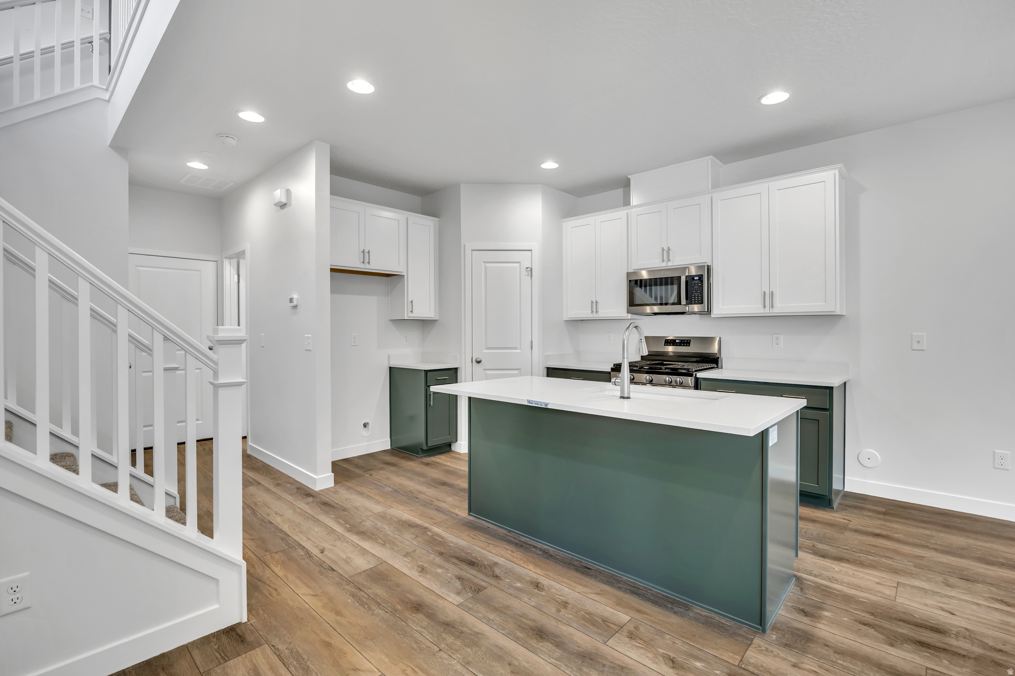 MEADOWBROOK - Residential