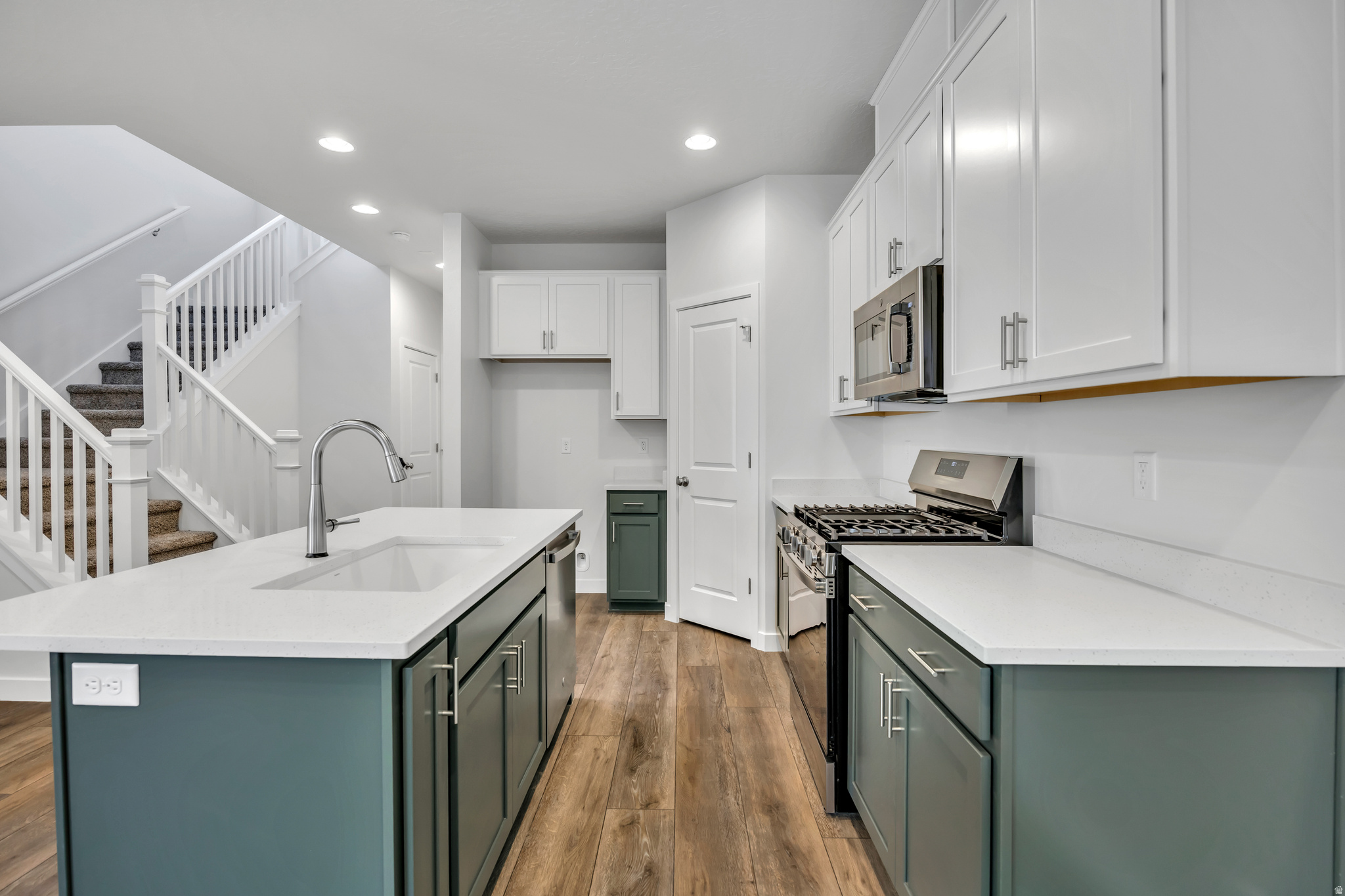 MEADOWBROOK - Residential