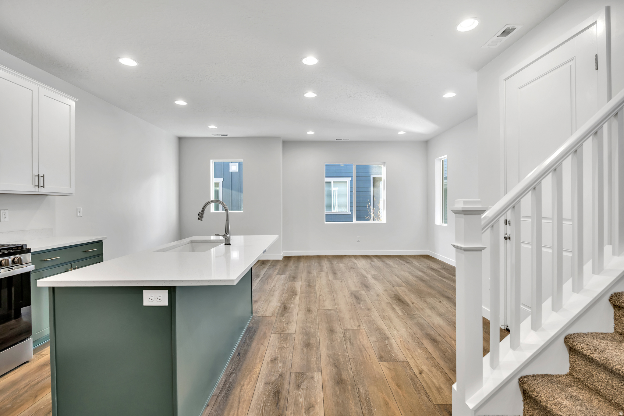 MEADOWBROOK - Residential