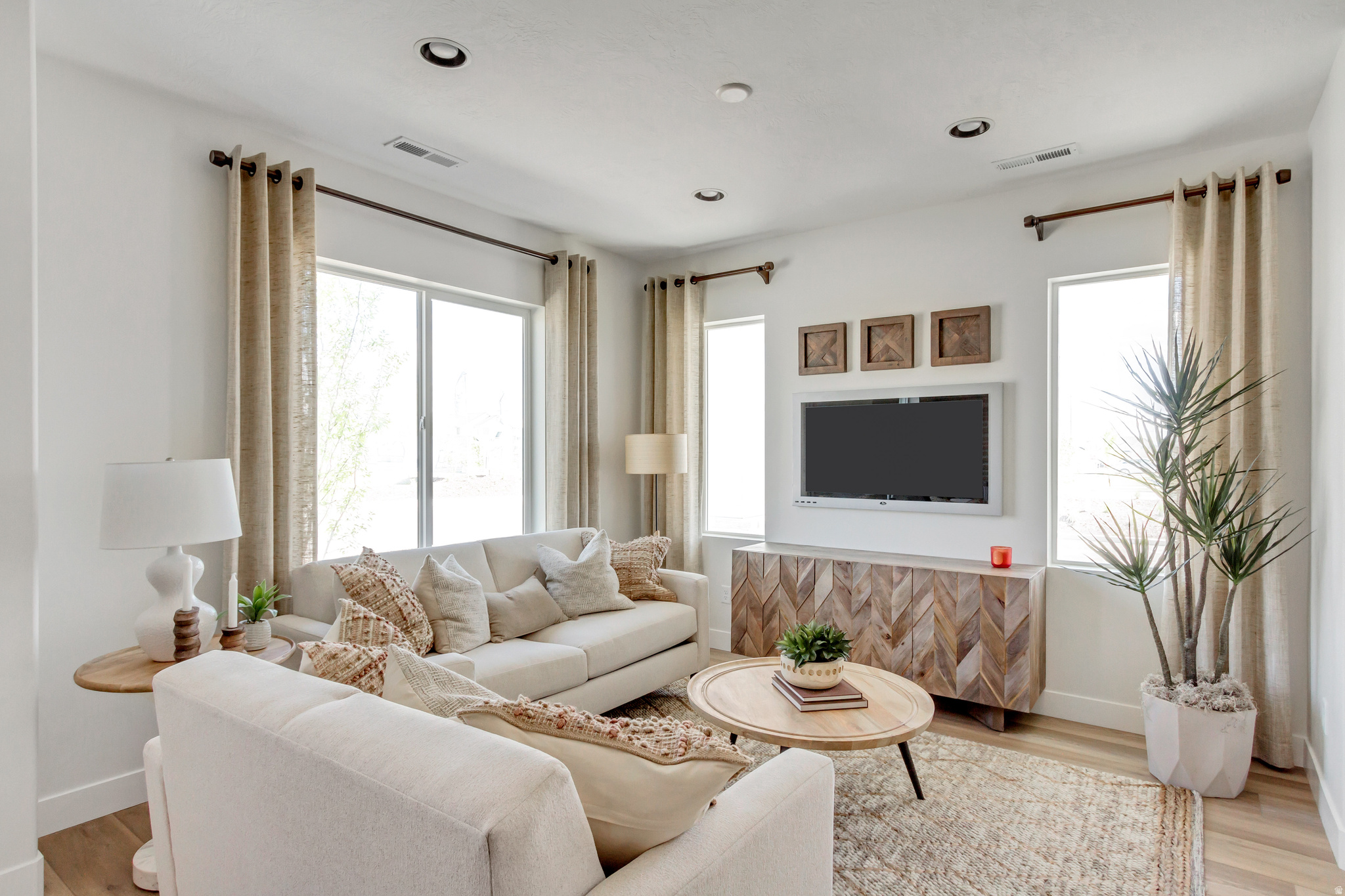 MEADOWBROOK - Residential