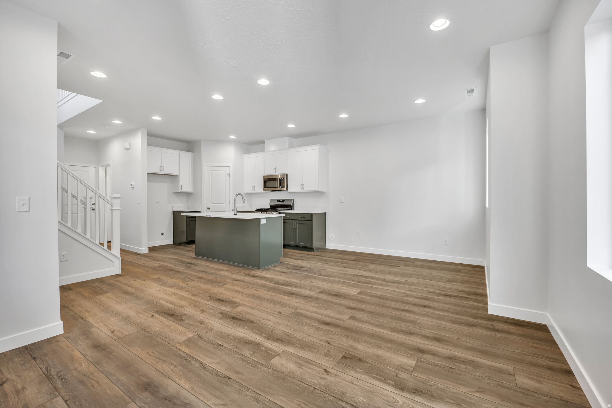 MEADOWBROOK - Residential