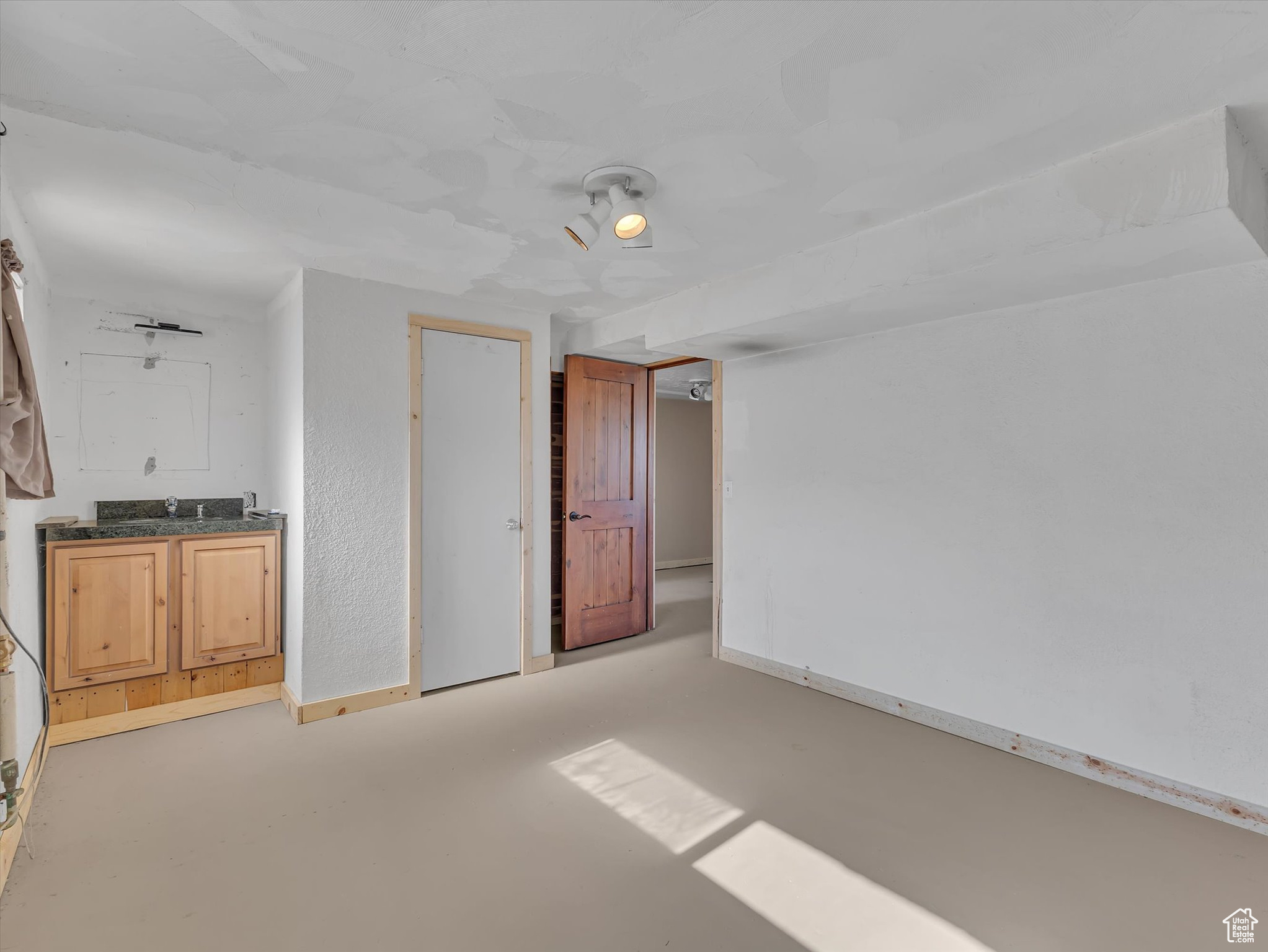 WHITE CITY - Residential