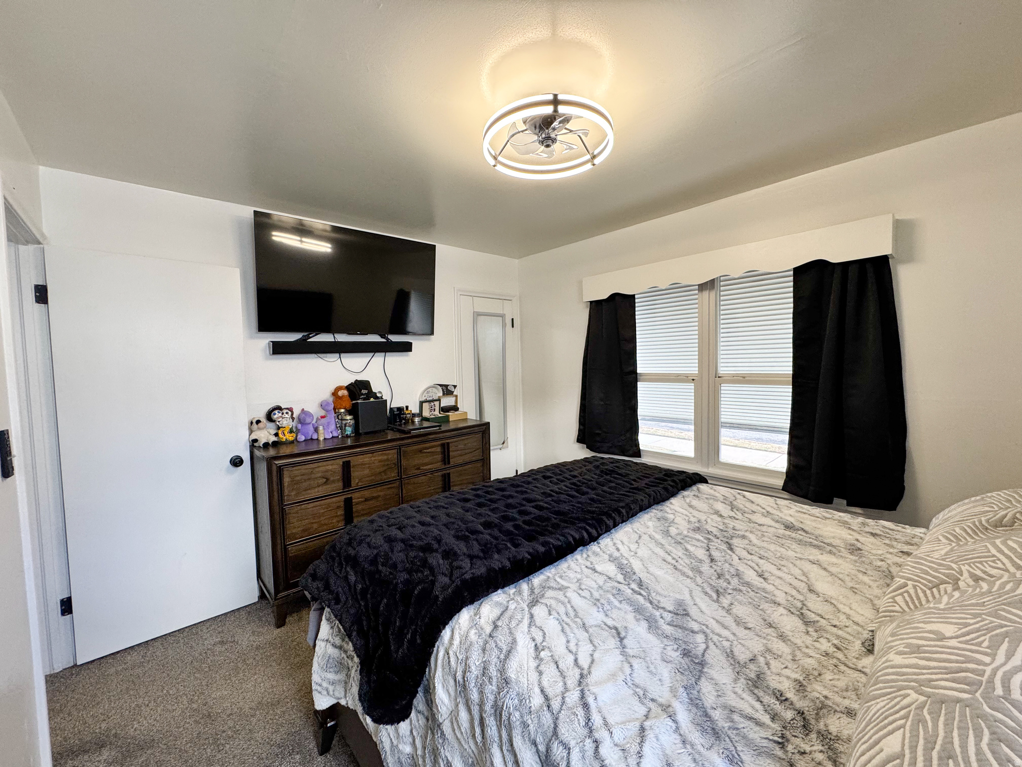 LAKE VIEW - Residential