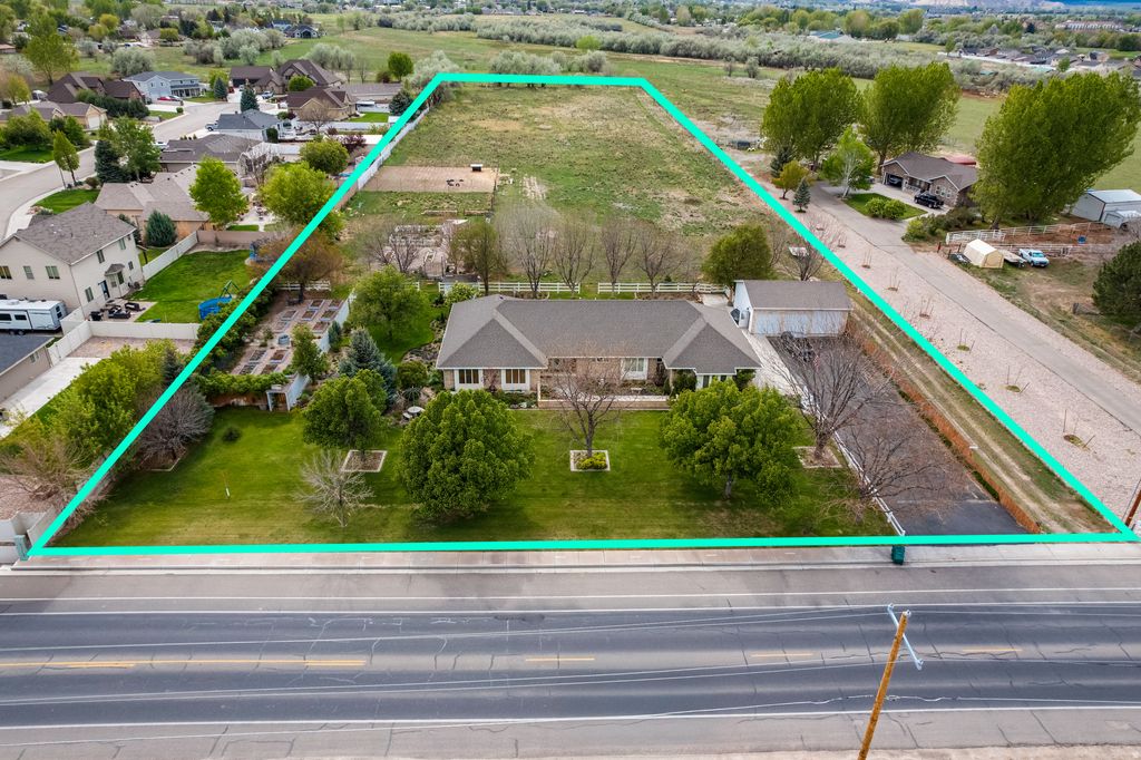 Photo of 820 S 500 W, Vernal, UT 84078 (MLS # 2156280)