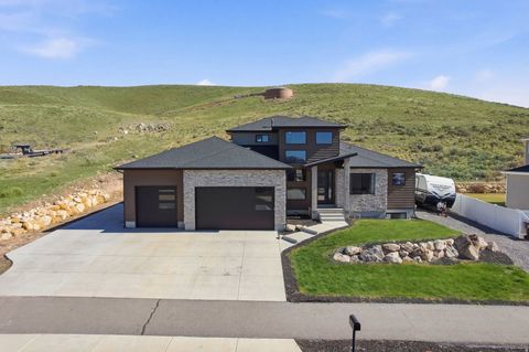 Tiny photo for 2313 E PATRIOT DR, Eagle Mountain, UT 84005 (MLS # 2142699)