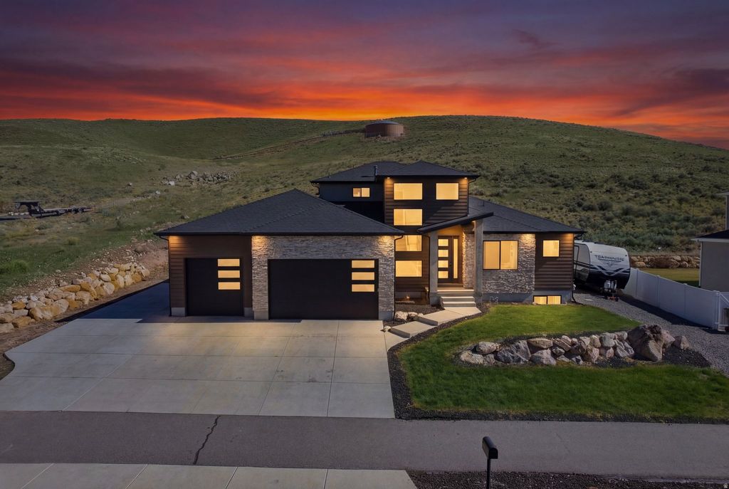 Photo of 2313 E PATRIOT DR, Eagle Mountain, UT 84005 (MLS # 2142699)