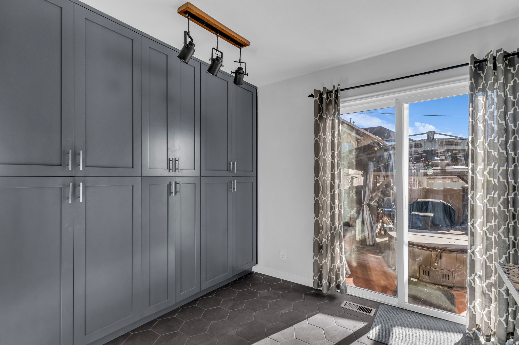 BUTLER - Residential Income