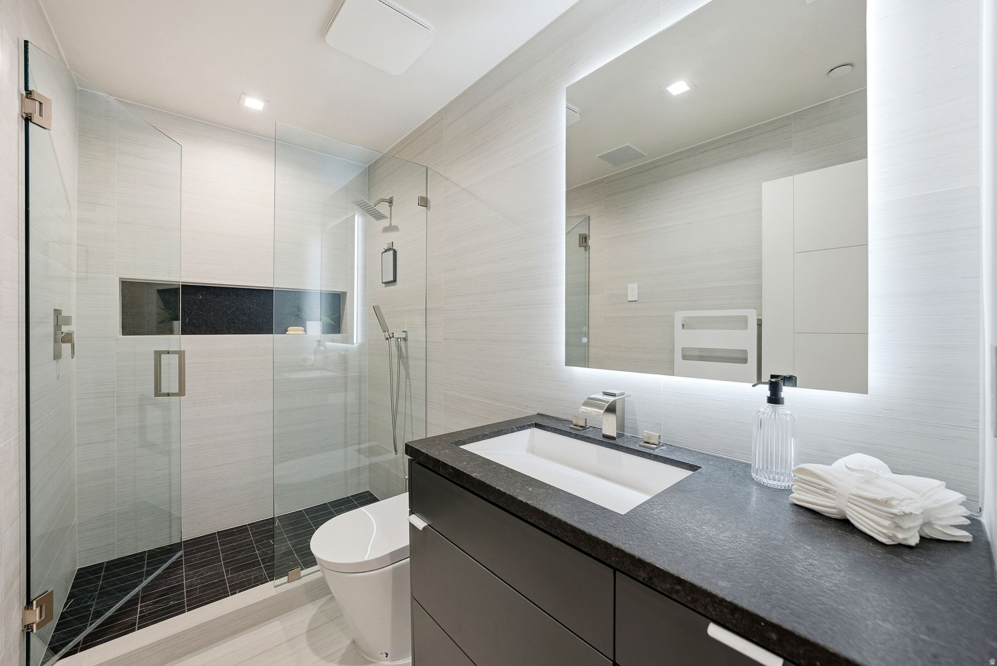 LAKESIDE AT DEER VALLEY - Residential