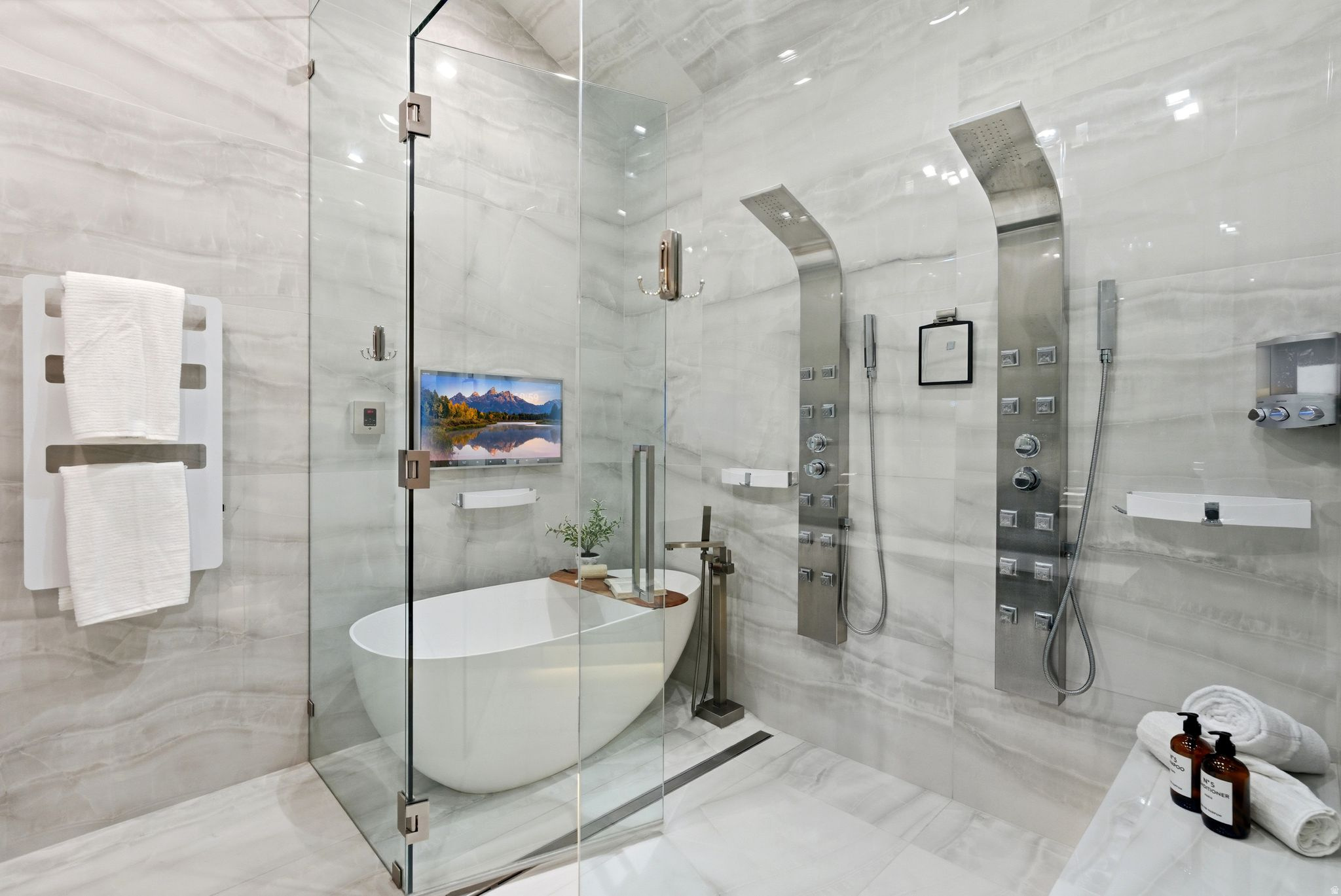 LAKESIDE AT DEER VALLEY - Residential