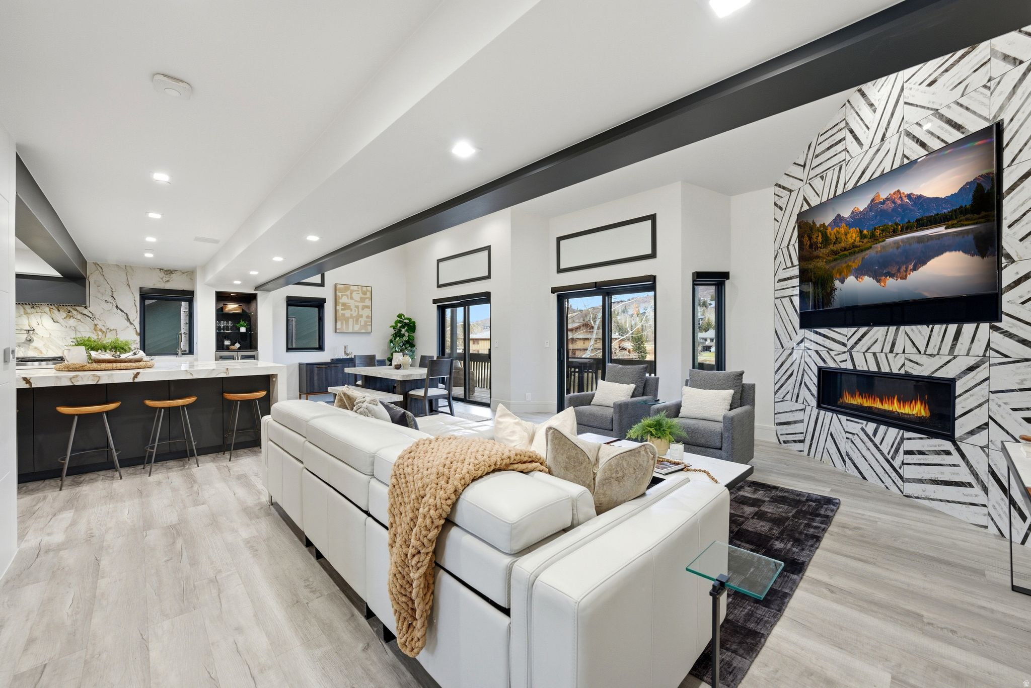 LAKESIDE AT DEER VALLEY - Residential