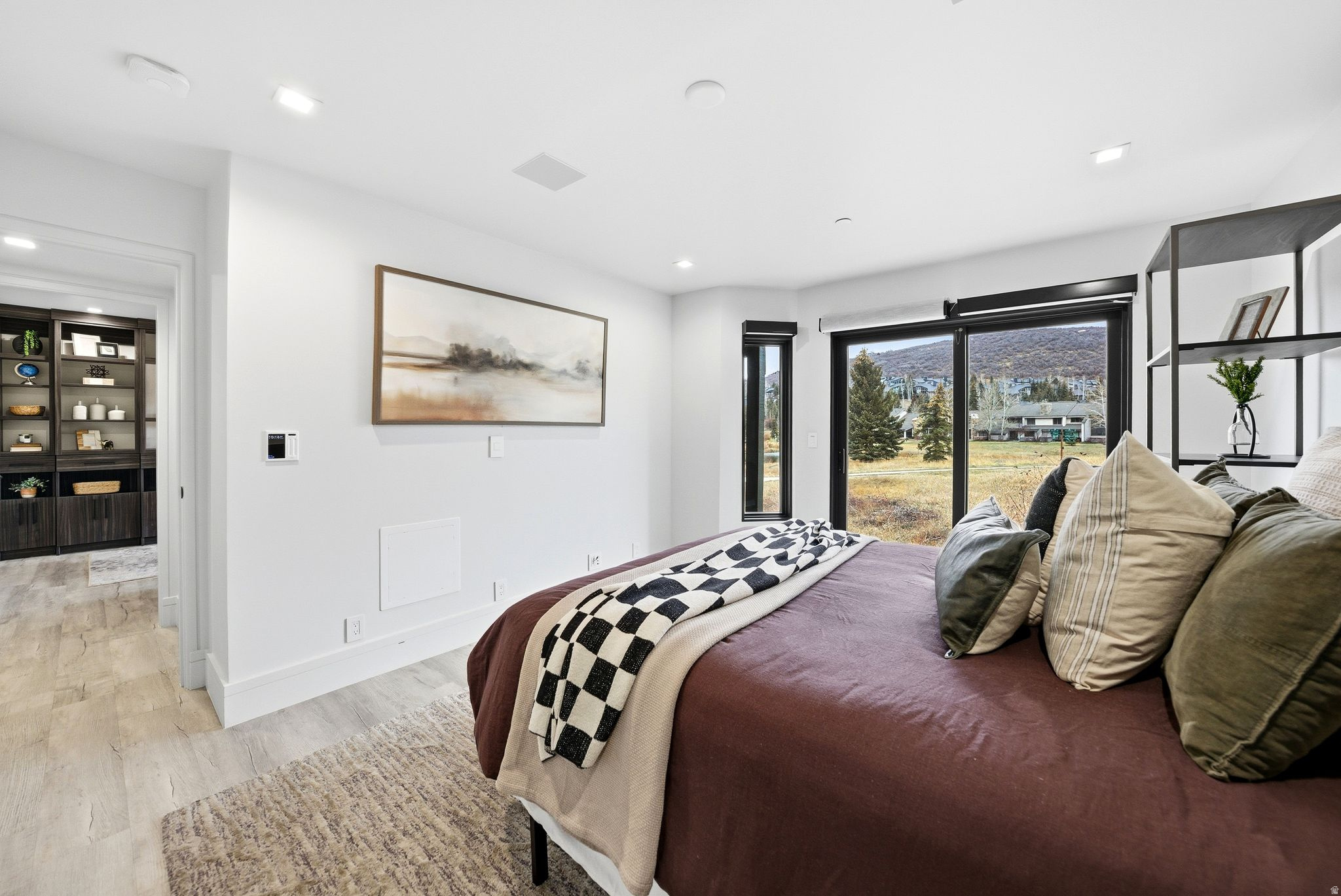 LAKESIDE AT DEER VALLEY - Residential