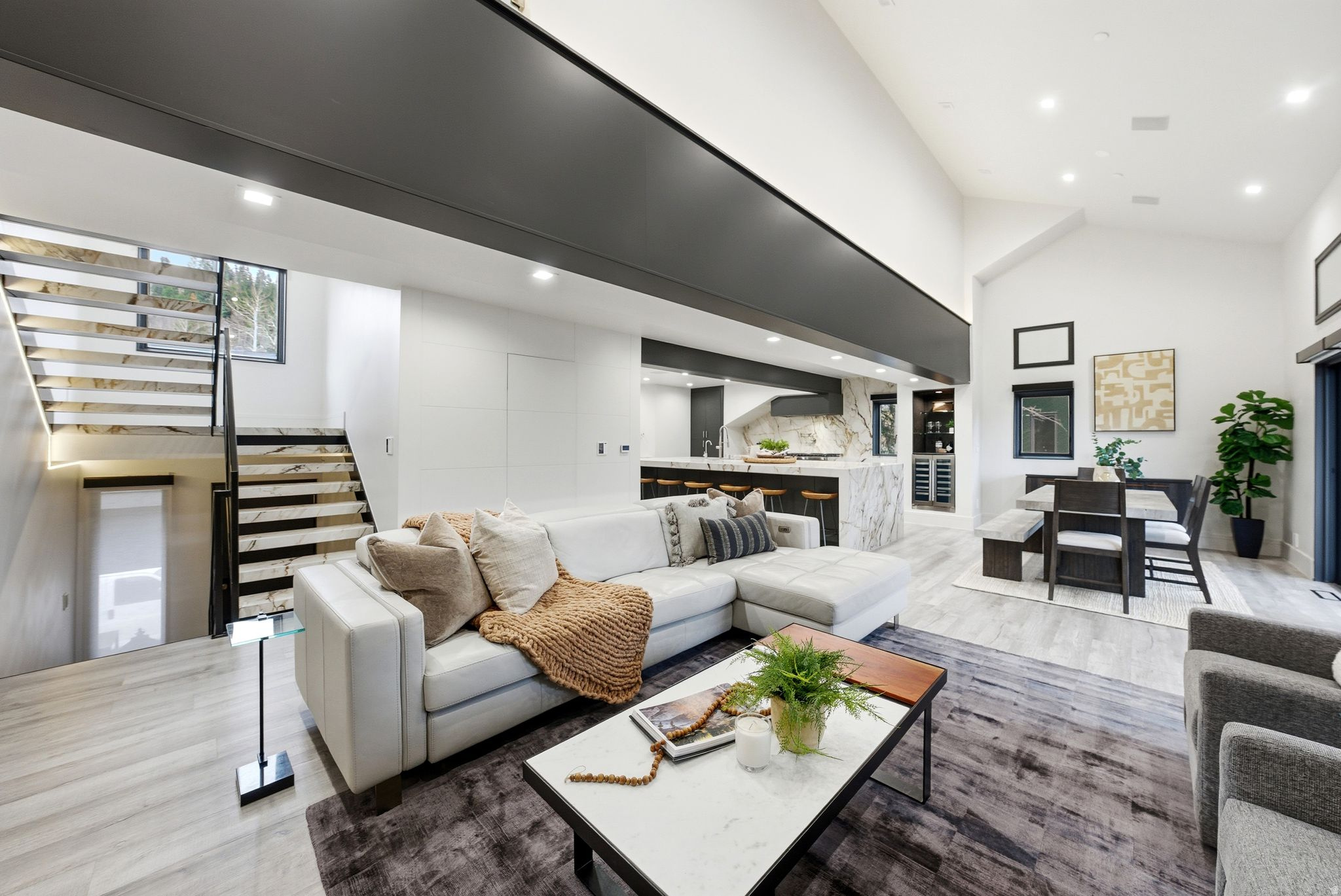 LAKESIDE AT DEER VALLEY - Residential